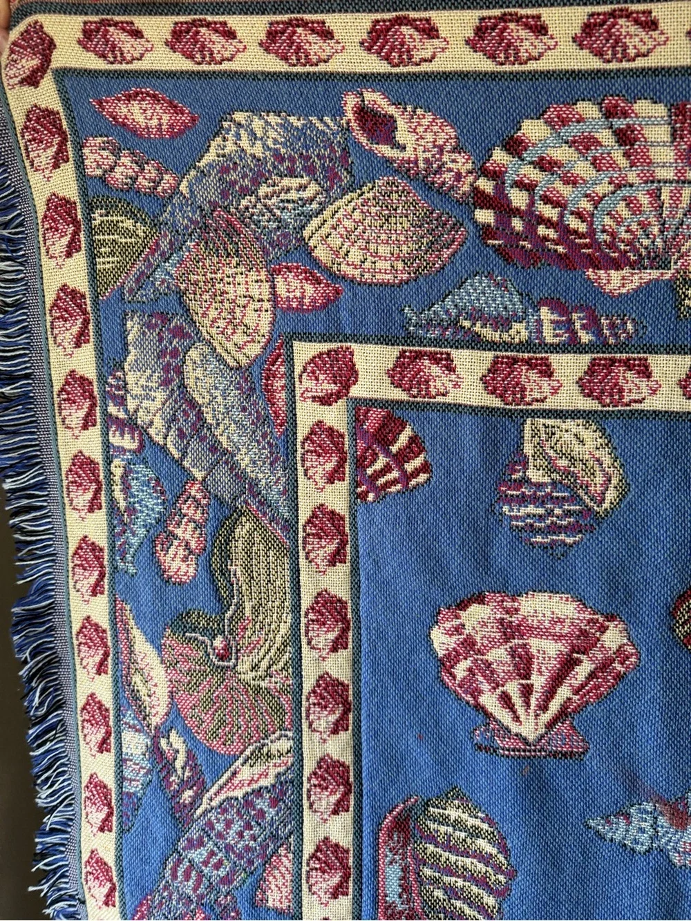 N/A woven throw